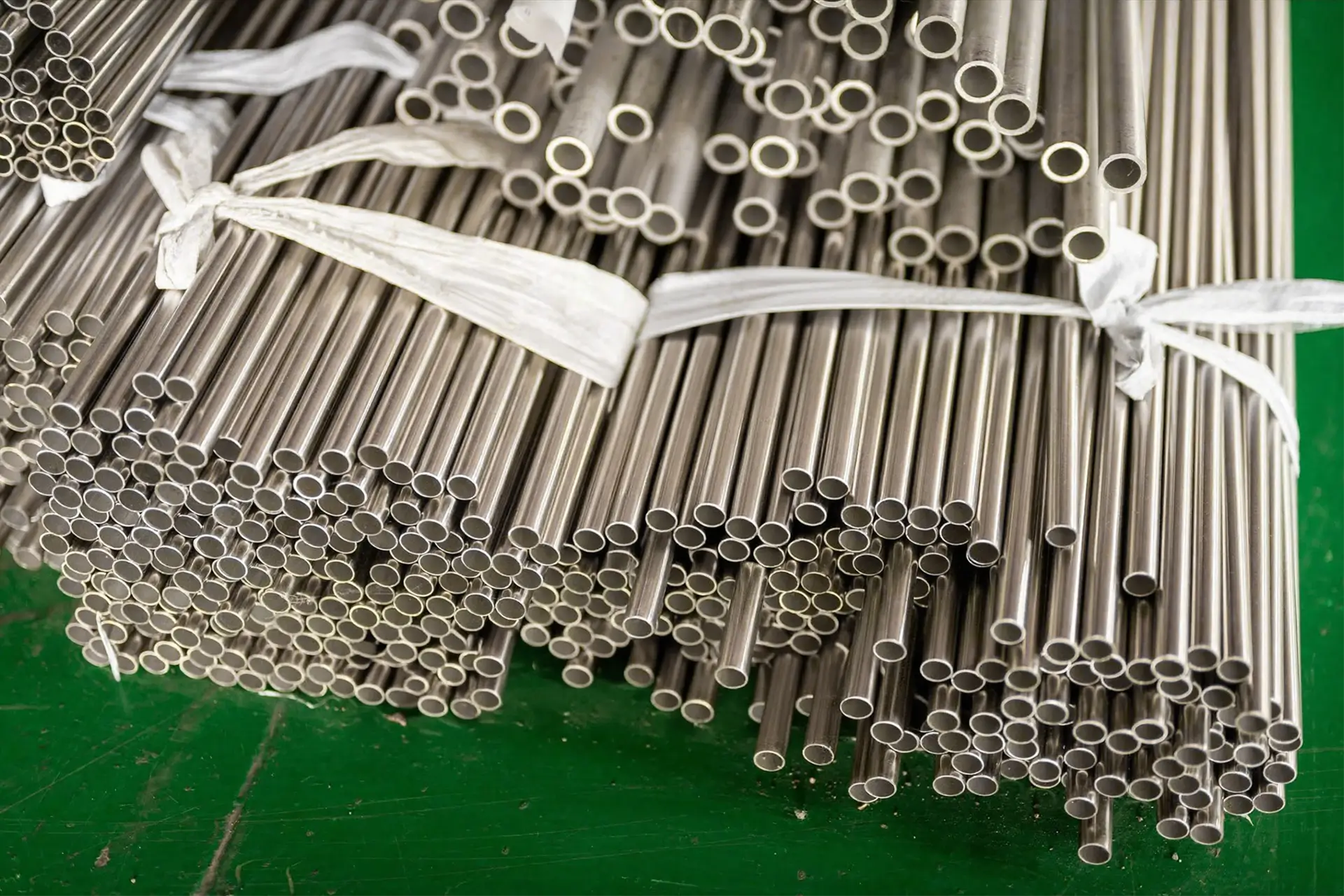 Arialloy nickel alloy precision seamless tube fabrication services tied precision tube bundles