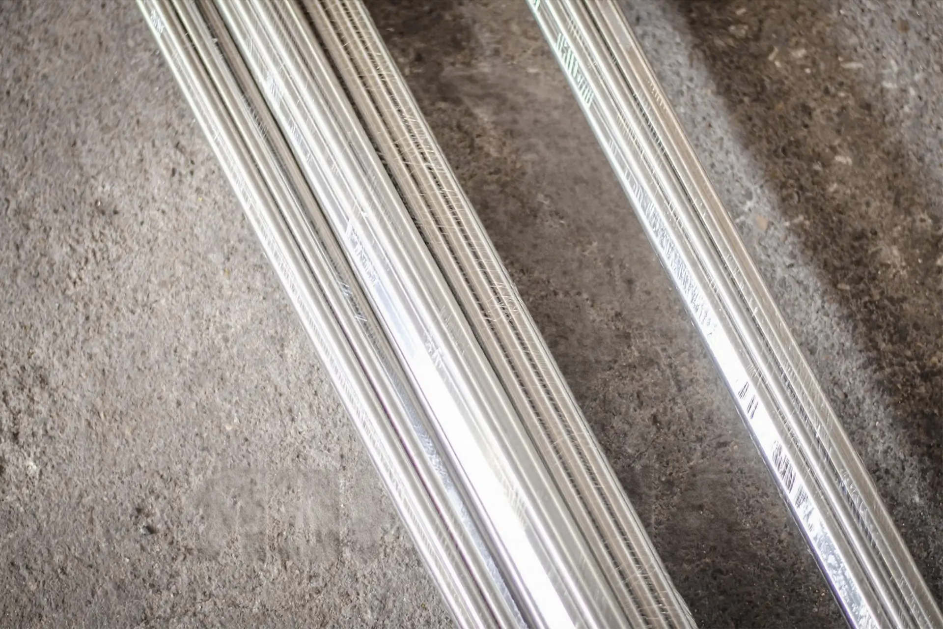 Arialloy nickel alloy round metal bar fabrication services