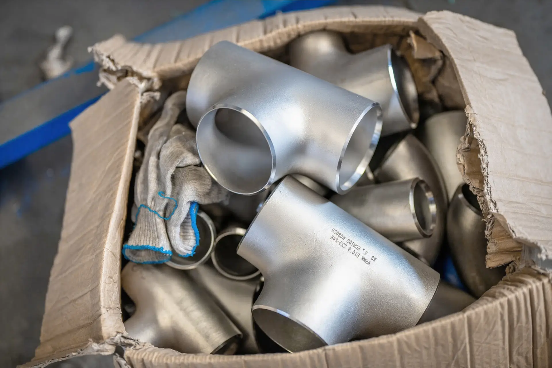 custom nickel alloy pipe tee from Arialloy