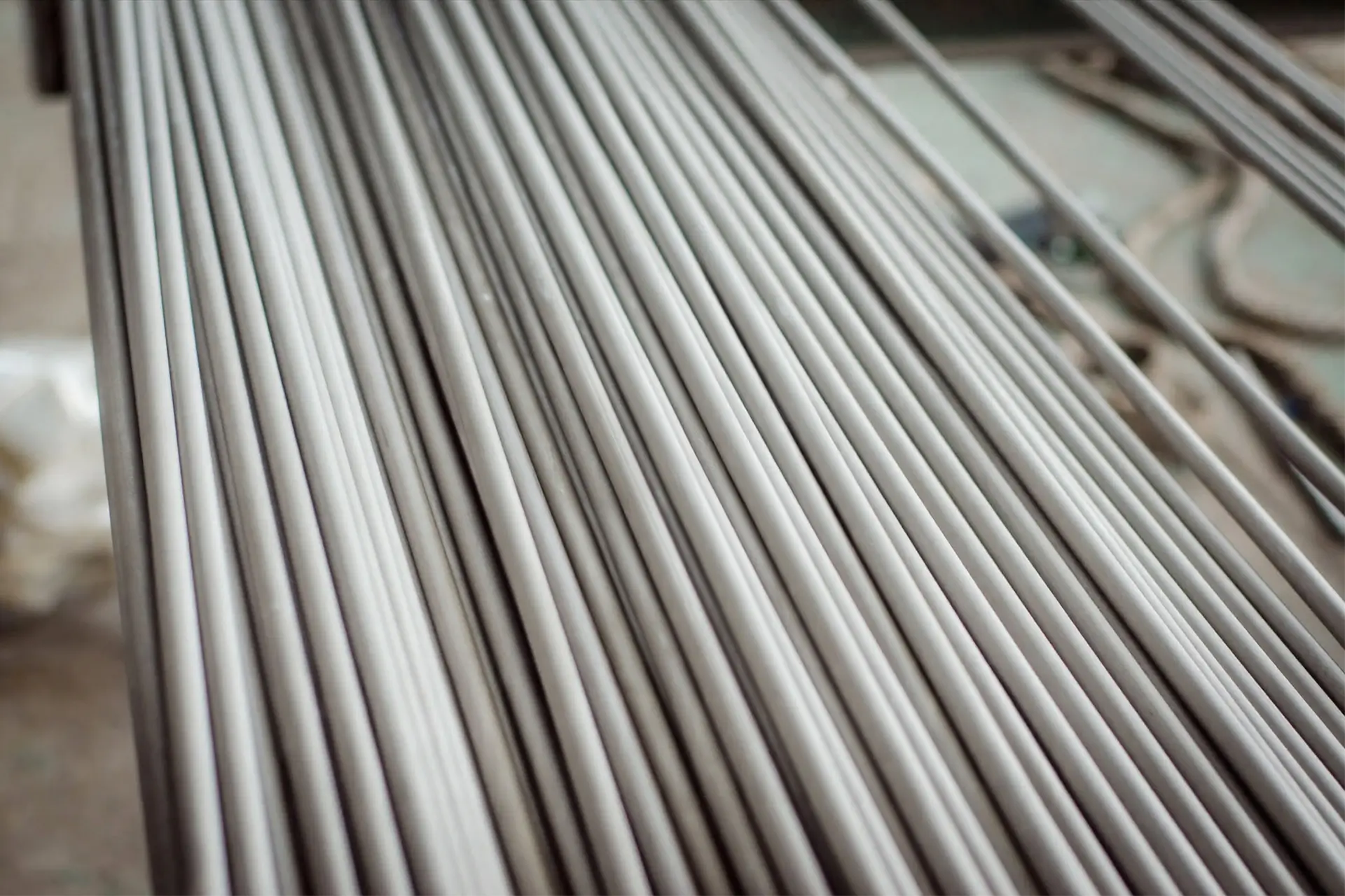 seamless tube by Arialloy nickel alloy manufacturer parallel polished pipe row