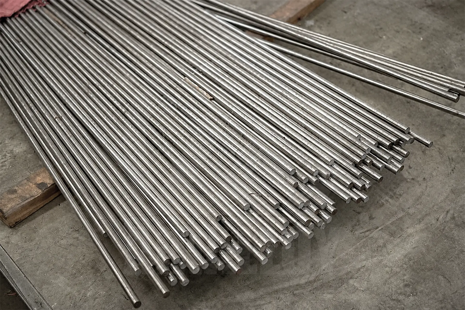 Arialloy fabricated nickel alloy round bar