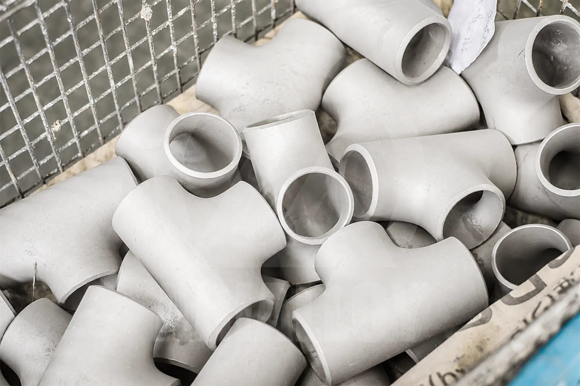 Arialloy pipe tee nickel alloy supplier