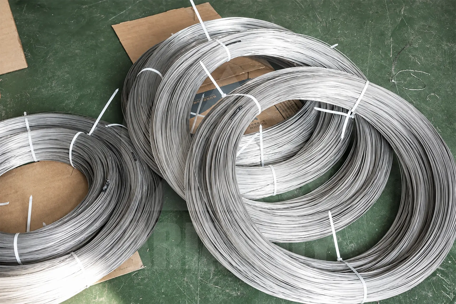 Arialloy wire made from nickel alloys