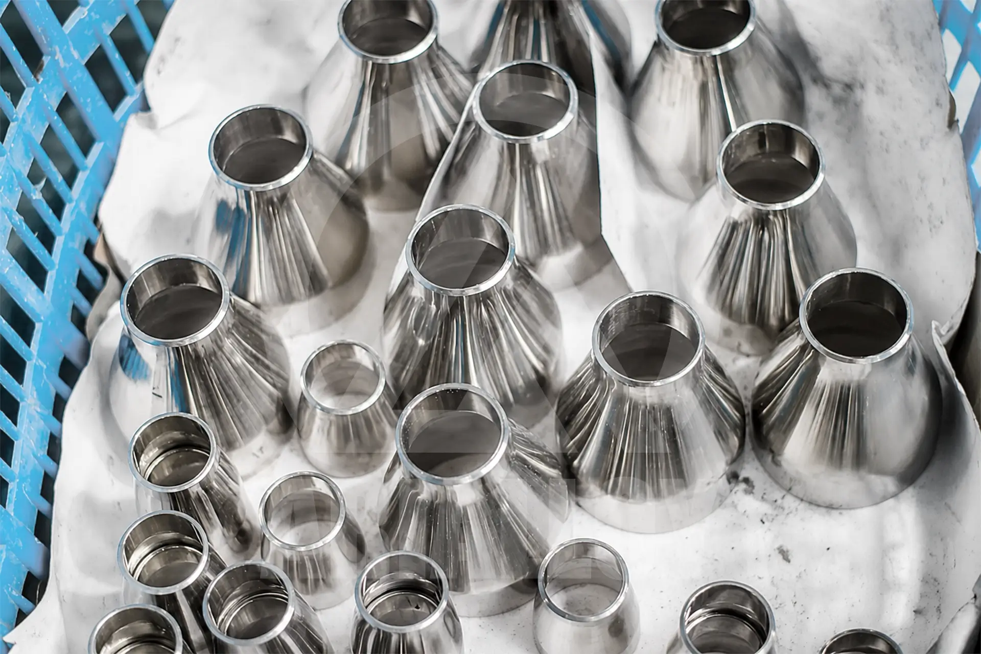 custom nickel alloy pipe reducer from Arialloy