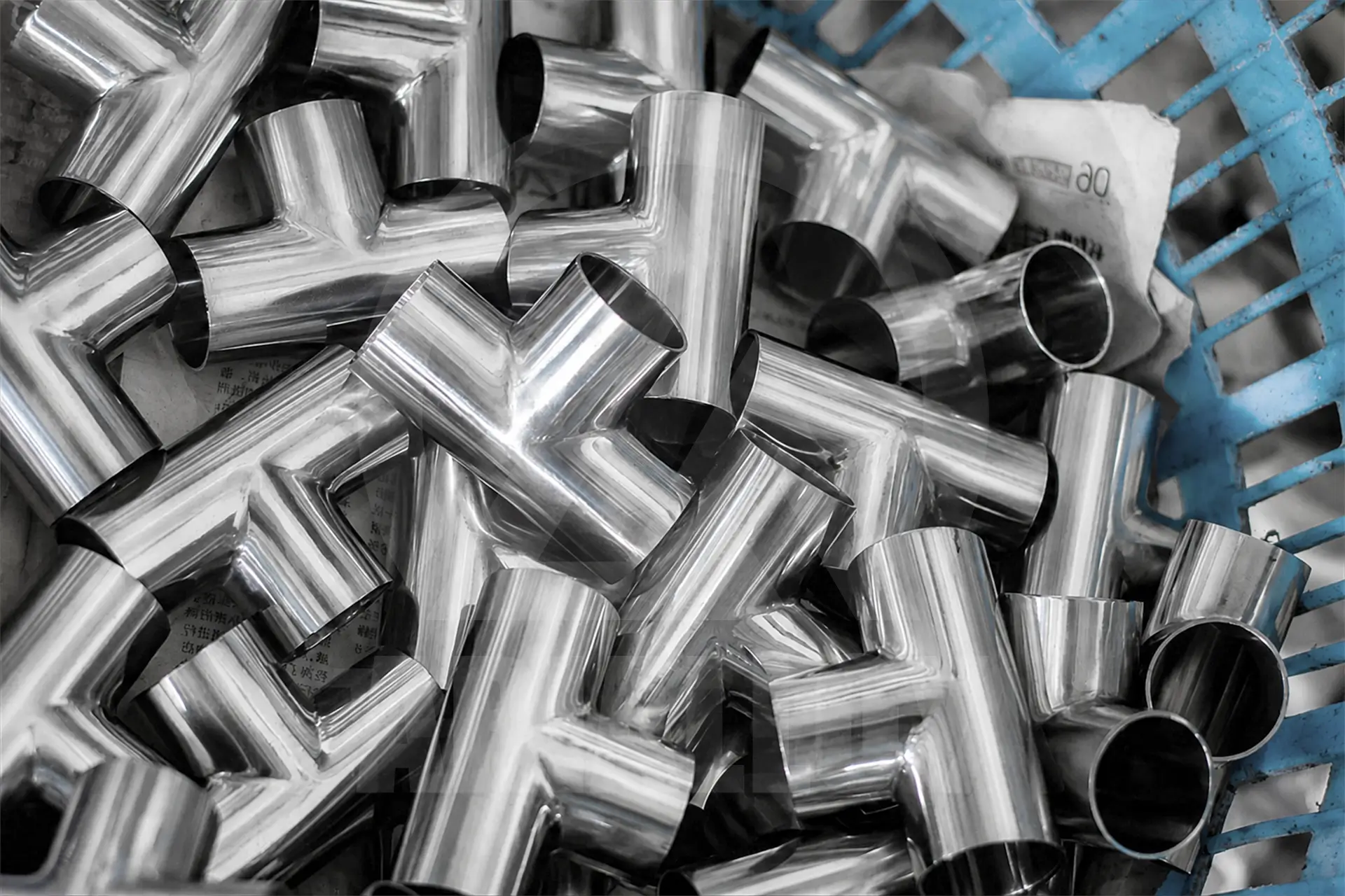 nickel alloy pipe tee by Arialloy