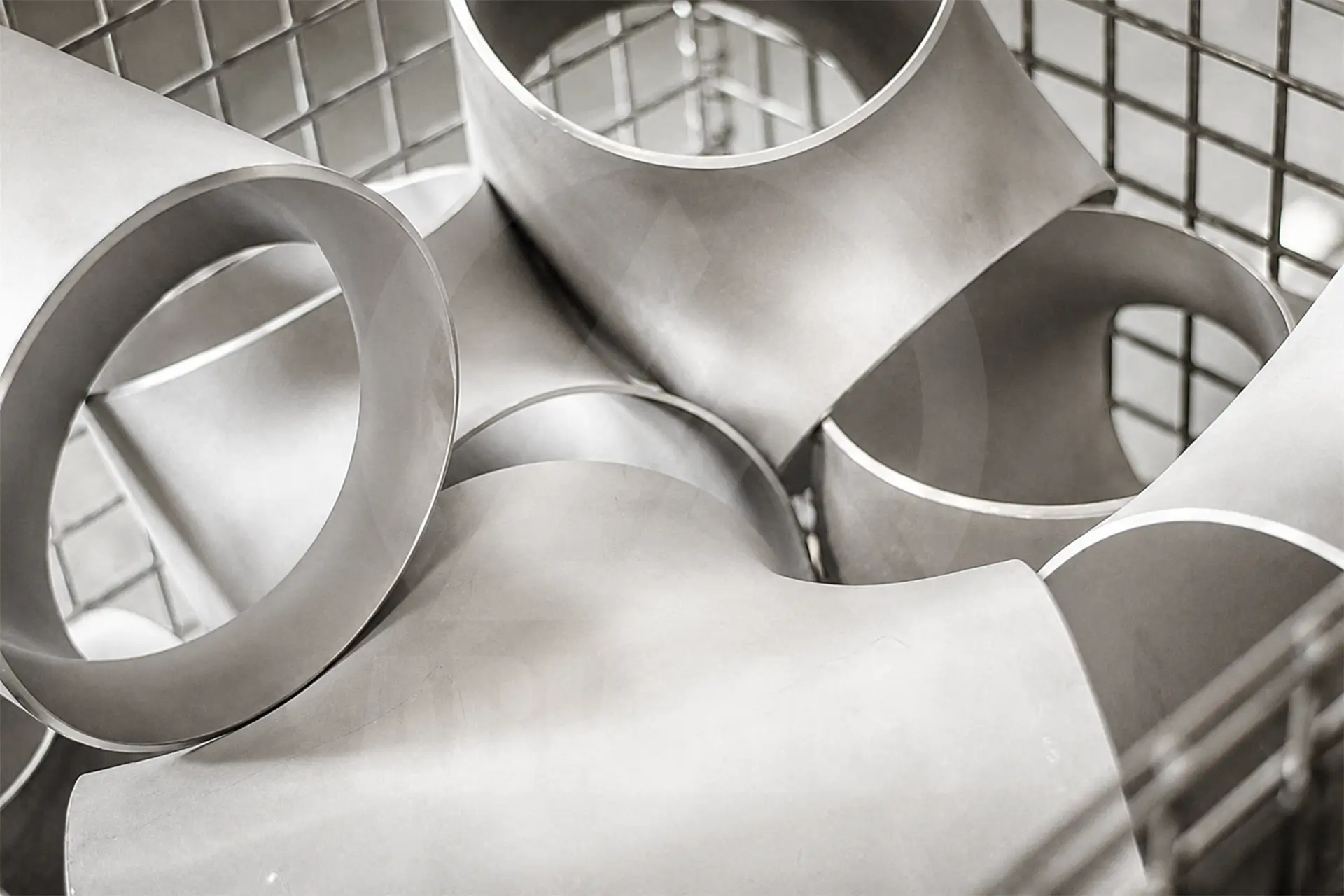 nickel alloy pipe tee by Arialloy